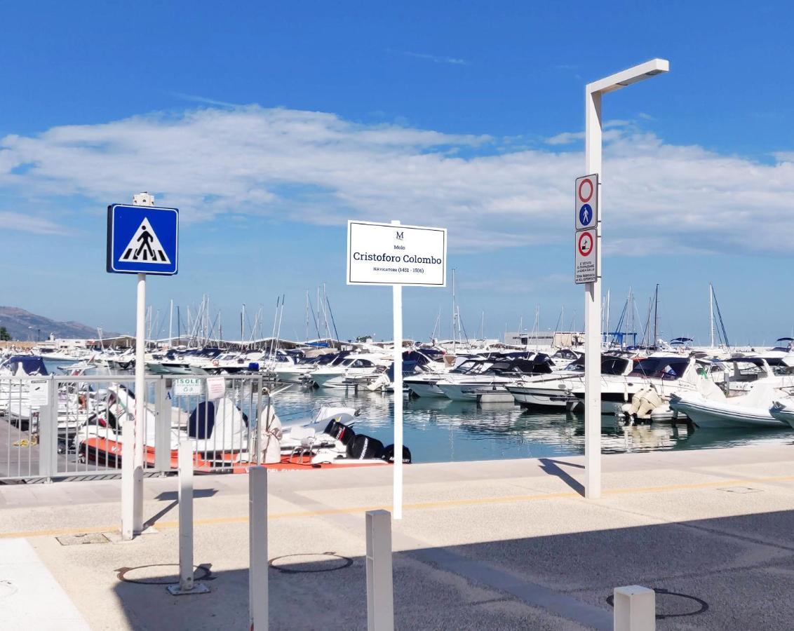 Marina Del Gargano Houseboat Hotel Manfredonia Exterior photo
